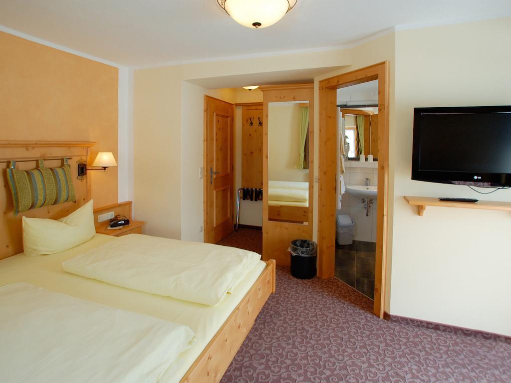 Hotel Gebirgshaeusl Engedey Chambre photo