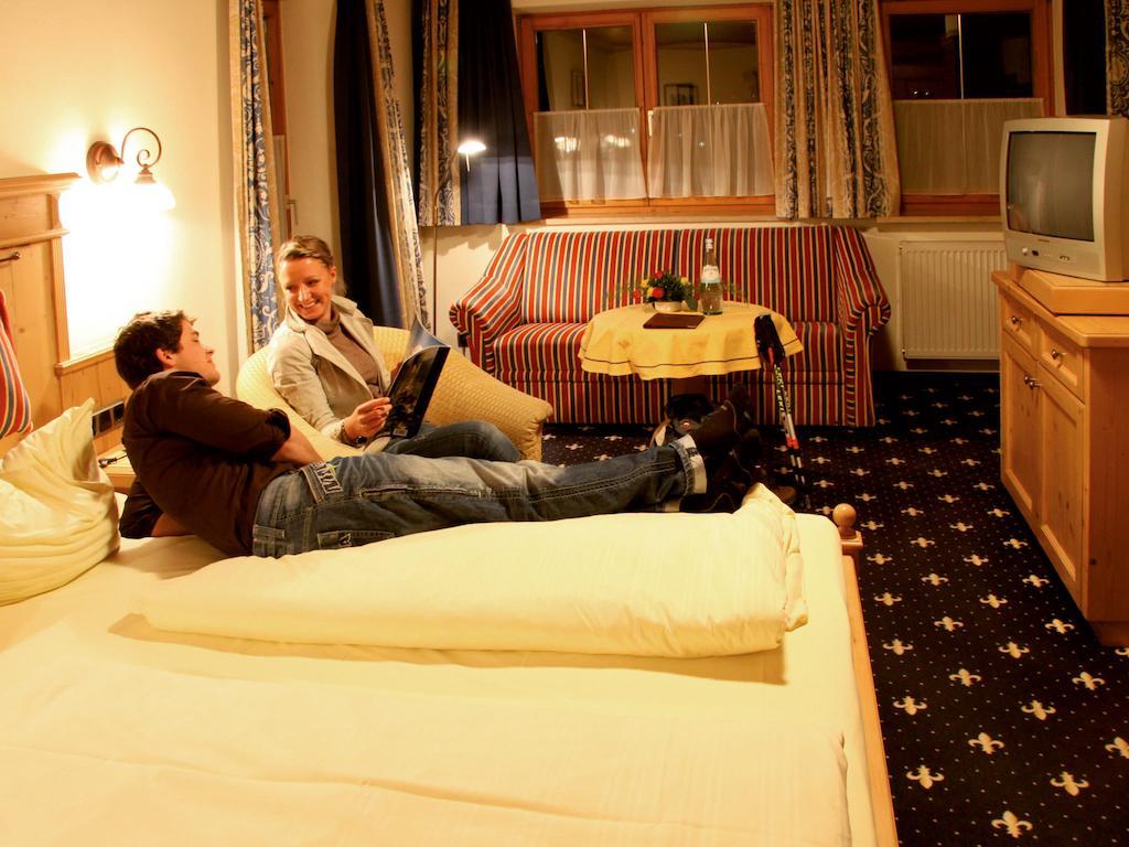 Hotel Gebirgshaeusl Engedey Chambre photo